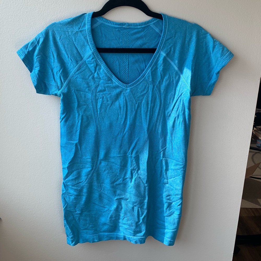 Lululemon short sleeve shirt